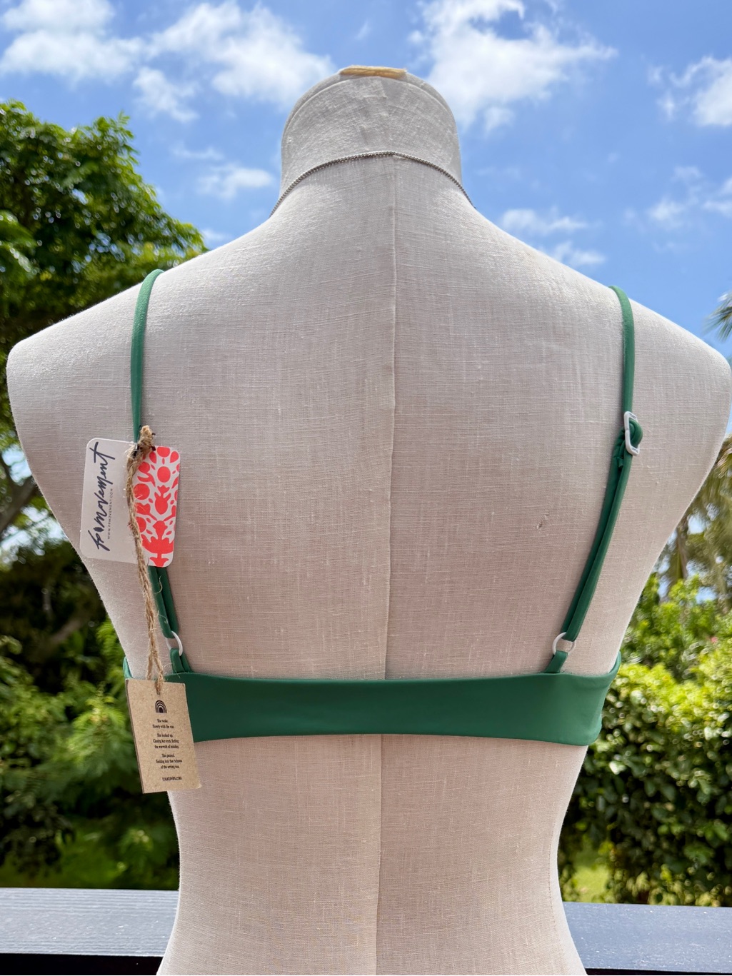**Tag Toast Swim Green Knot Front Bikini Top Nwt Size L — image 3 of 4